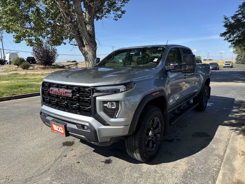 Used 2023 GMC Canyon Elevation w/ Elevation Premium Package AWD/4WD image 3