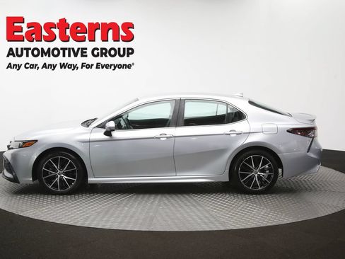 Used 2021 Toyota Camry SE w/ Carpet Mat Package (TMS) FWD image 59