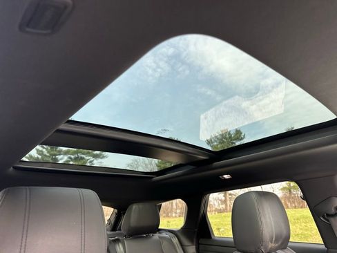 Used 2020 Land Rover Range Rover Evoque SE image 26