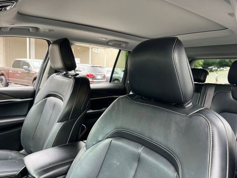 Used 2022 Jeep Grand Cherokee Limited image 16