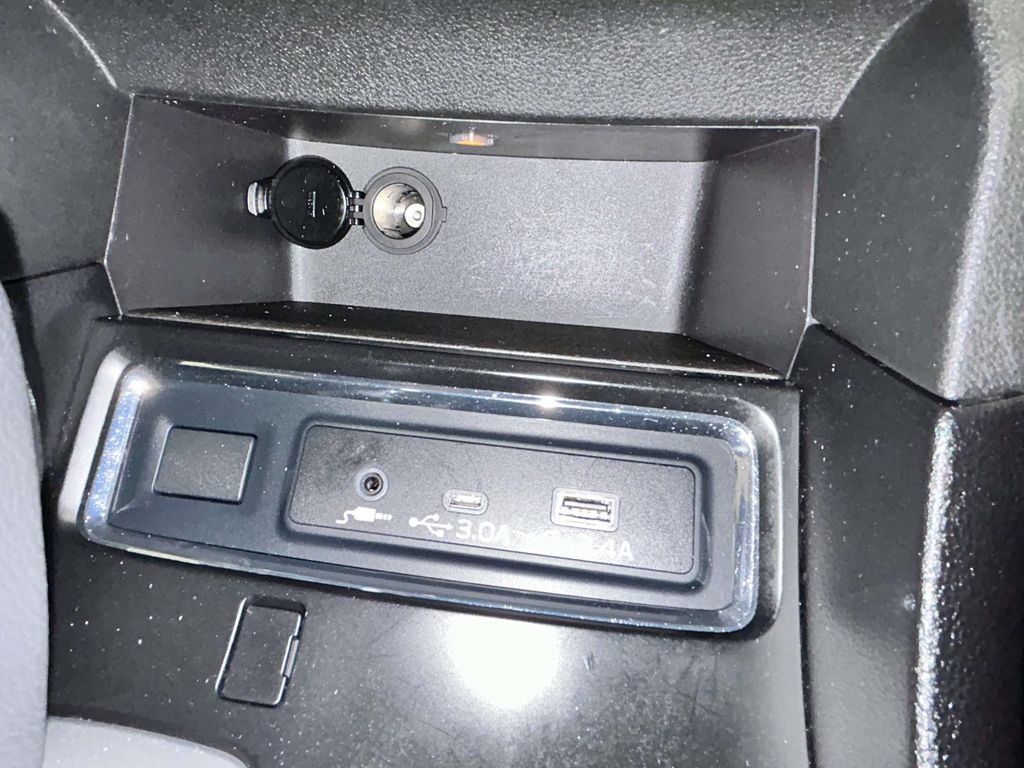 Used 2023 Subaru Ascent Limited AWD/4WD image 18