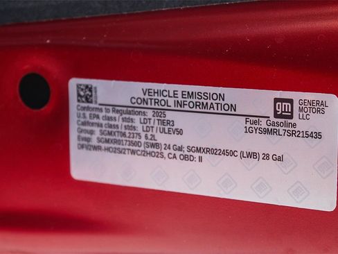 Used 2025 Cadillac Escalade ESV Premium Luxury Platinum image 28