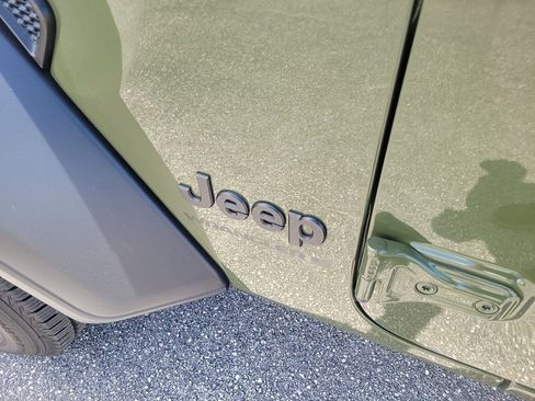 Used 2024 Jeep Wrangler Sport S image 11