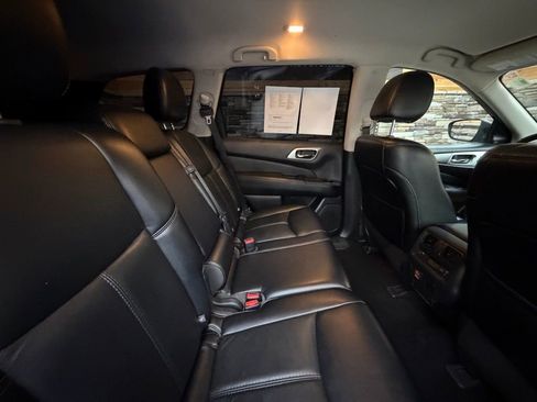 Used 2018 Nissan Pathfinder SL AWD/4WD image 30