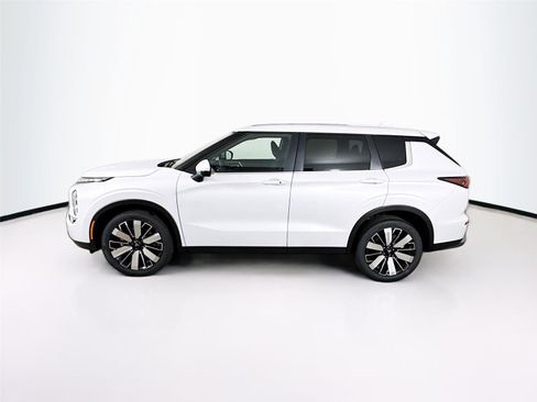 New 2026 Mitsubishi Outlander SE image 26