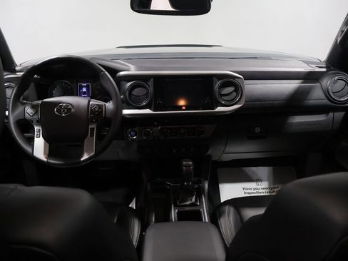 Used 2019 Toyota Tacoma Limited AWD/4WD image 18