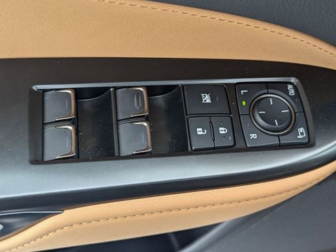 Used 2025 Lexus NX 300h AWD w/ Luxury Package image 23