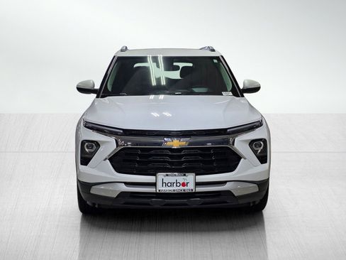 Used 2024 Chevrolet TrailBlazer LT w/ Convenience Package AWD/4WD image 3