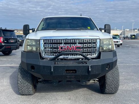 Used 2014 GMC Sierra 2500 Denali w/ Suspension Package, Off-Road image 10