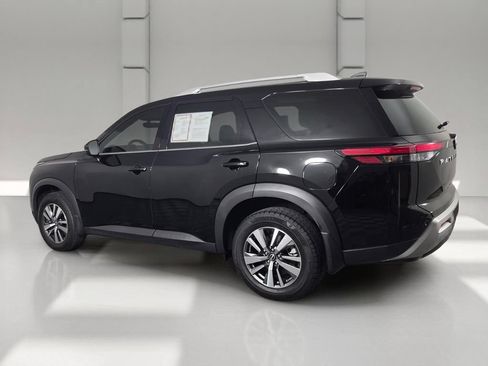 Used 2025 Nissan Pathfinder SL FWD image 6