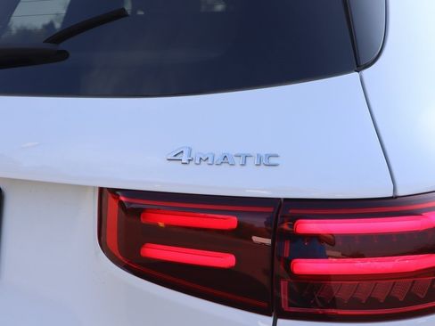New 2026 Mercedes-Benz GLB 250 4MATIC image 8