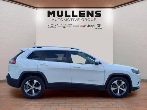 Used 2019 Jeep Cherokee Limited FWD image 4