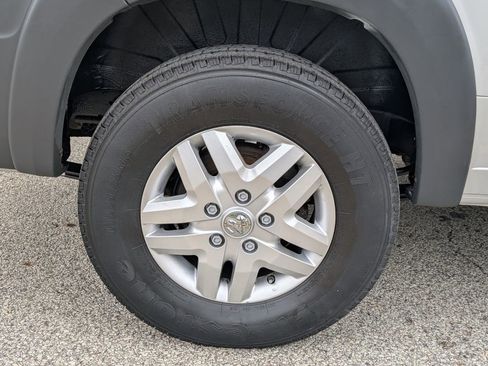 Used 2014 RAM ProMaster 2500 w/ Interior Convenience Group image 15