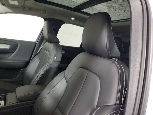 Used 2026 Volvo XC40 B5 Ultra w/ Protection Package Premier image 25
