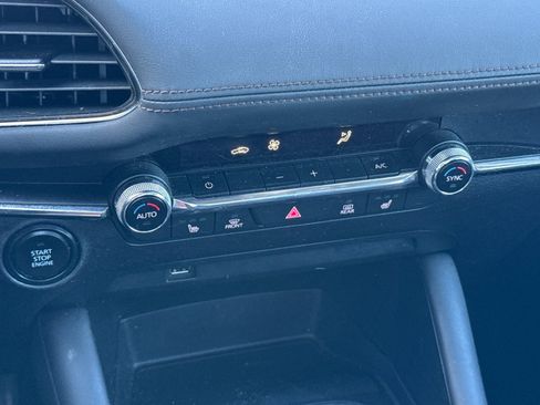 Used 2021 MAZDA MAZDA3 s image 19