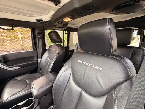 Used 2014 Jeep Wrangler Unlimited Rubicon AWD/4WD image 14