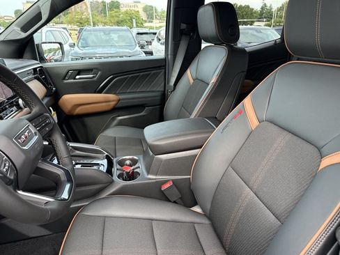 New 2026 GMC Canyon AT4 AWD/4WD image 5