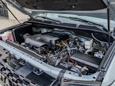 Used 2020 Toyota Tundra Limited w/ Limited Premium Package image 40