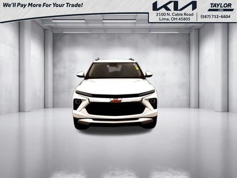 Used 2025 Chevrolet TrailBlazer LT AWD/4WD image 4