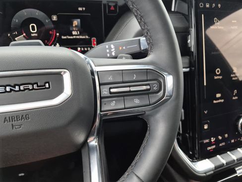 Certified 2025 GMC Yukon Denali w/ Denali Reserve Package image 28