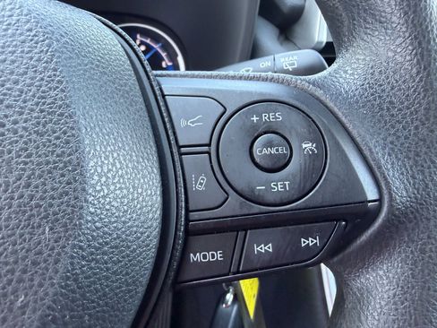 Used 2024 Toyota RAV4 LE AWD/4WD image 16