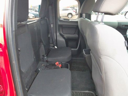 Used 2021 Toyota Tacoma SR AWD/4WD image 29
