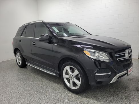 Used 2019 Mercedes-Benz GLE 400 4MATIC image 3