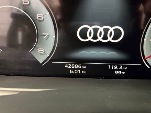Used 2022 Audi Q8 Prestige w/ Prestige Package AWD/4WD image 15