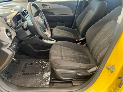 Used 2015 Chevrolet Sonic LT w/ LT Promotional Package FWD image 9