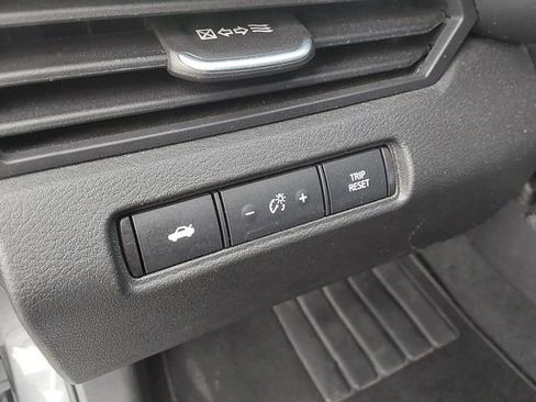 Used 2024 Nissan Altima 2.5 SV FWD image 14