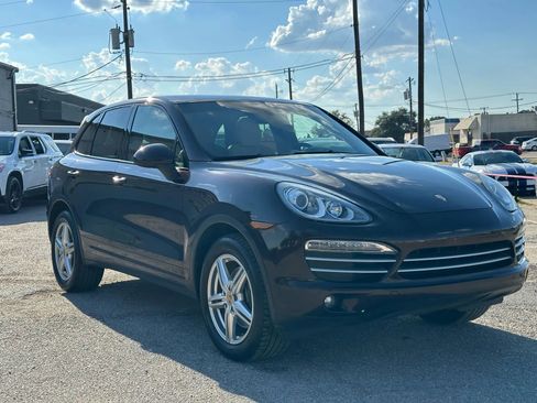 Used 2014 Porsche Cayenne Platinum Edition image 9