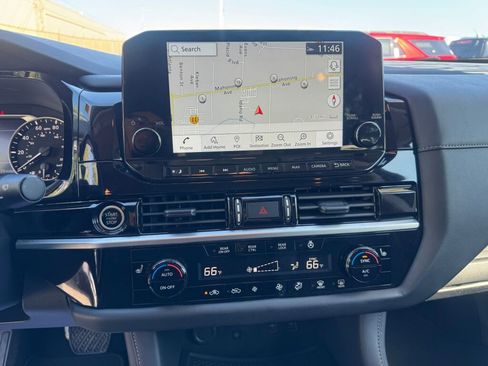 Used 2024 Nissan Pathfinder SL image 10