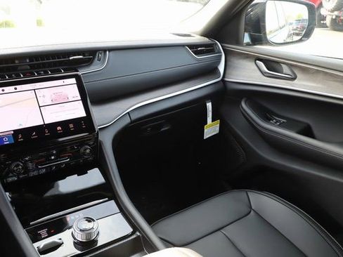 New 2025 Jeep Grand Cherokee Limited AWD/4WD image 25