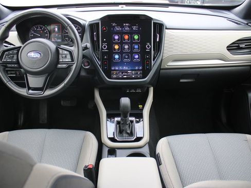 Used 2025 Subaru Forester Premium image 21