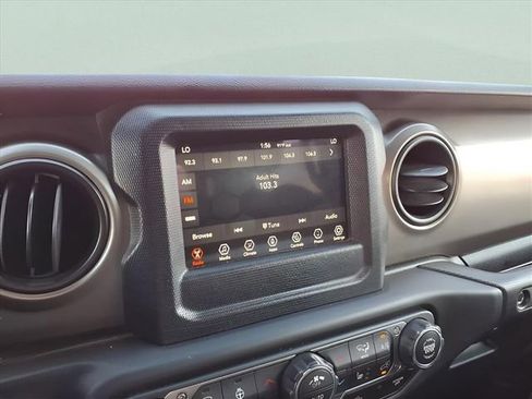 Used 2021 Jeep Gladiator Sport image 10