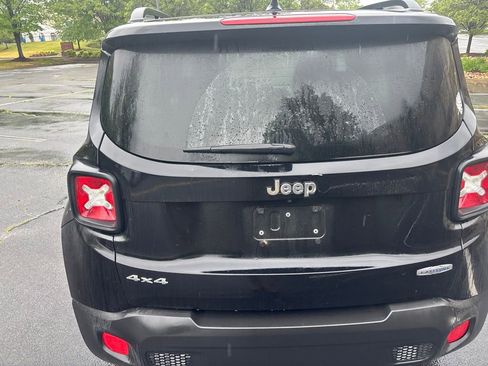 Used 2017 Jeep Renegade Latitude w/ Cold Weather Group AWD/4WD image 7