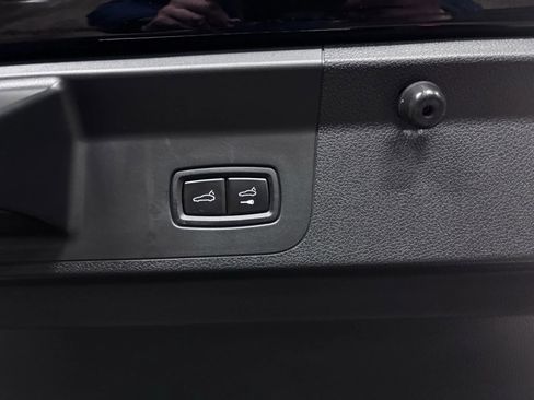 Used 2018 Porsche Panamera 4 image 15