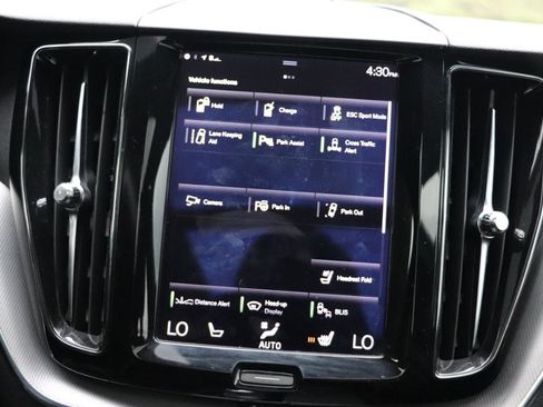 Used 2018 Volvo XC60 T8 R-Design w/ Convenience Package image 22