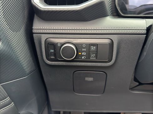 Used 2024 Ford Mustang Premium image 19