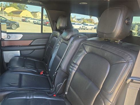 Used 2020 Lincoln Navigator Reserve w/ Luxury Package image 15