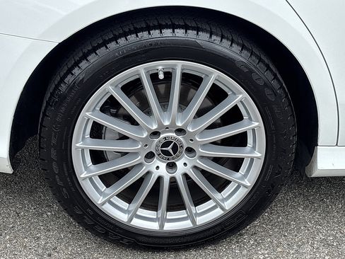 Used 2023 Mercedes-Benz E 350 Sedan image 28