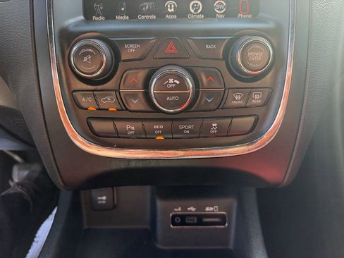 Used 2016 Dodge Durango R/T w/ Technology Group RWD image 41