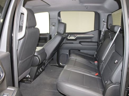 Used 2024 GMC Sierra 1500 SLT AWD/4WD image 19