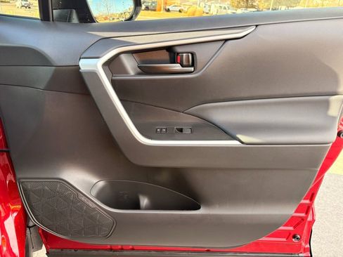 Used 2025 Toyota RAV4 LE image 29