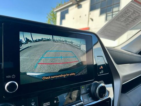 Certified 2024 Toyota Highlander XLE AWD/4WD image 25