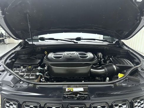 Used 2021 Jeep Grand Cherokee Laredo X image 24