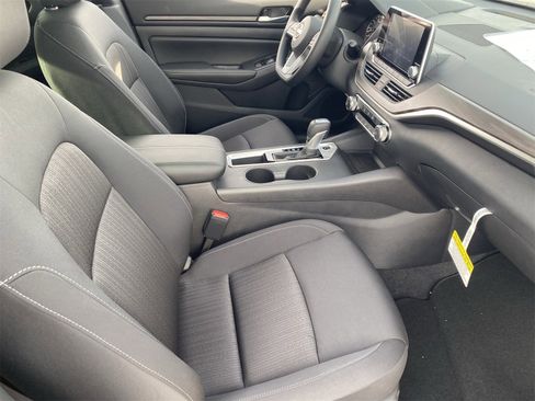 New 2025 Nissan Altima 2.5 SV image 12