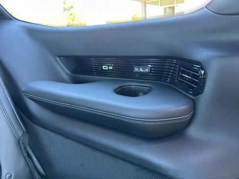 New 2026 Jeep Grand Wagoneer Summit w/ Premium Group III image 39