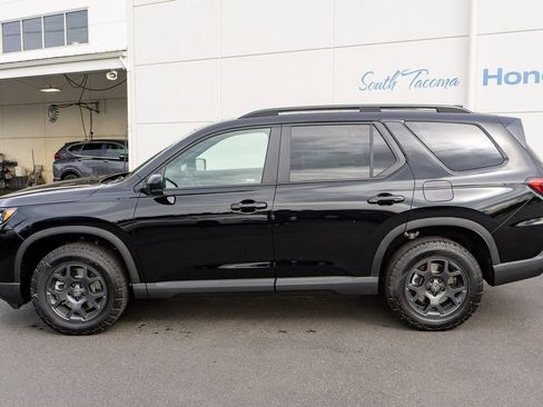 New 2026 Honda Pilot TrailSport image 9