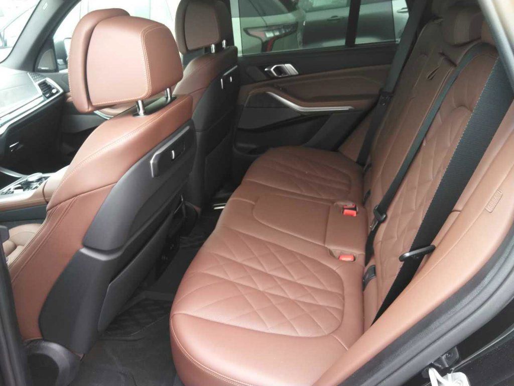 Used 2026 BMW X5 xDrive40i w/ Climate Comfort Package AWD/4WD image 6